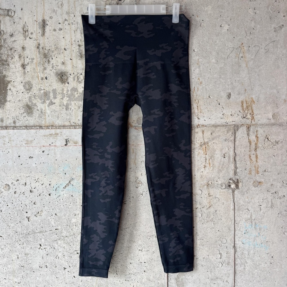 Spanx Leggings‎ Womens Large Black Camo High Rise Shaping Compression Ankle